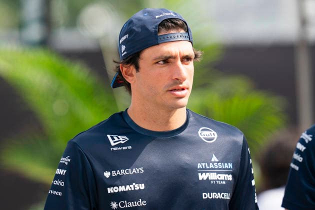 FORMULA 1 BAHRAIN GRAND PRIX IN MALAYSIA 2026 Carlos Sainz (SPA) 55 Williams F1 Team arriving for practice during the Formula 1 Gulf Air Bahrain Grand Prix in Malaysia 2026, Round 16 of the 2026 Formula 1 World Championship, WM, Weltmeisterschaft from 2nd - 4th October 2026 at Sepang International Circuit, Sepang, Malaysia. Credit: Robbie Hoad Every Second Media Editorial use only. All images are copyright Every Second Media Limited. No images may be reproduced without prior permission. Copyright: xIMAGO EveryxSecondxMediax ESM-2195-0191 RobbiexHoadx xEveryxSecondxMediax