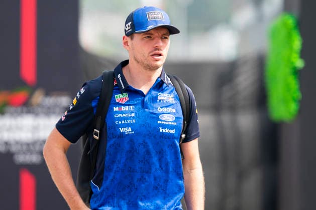 FORMULA 1 BAHRAIN GRAND PRIX IN MALAYSIA 2026 Max Verstappen (NED) 3 Red Bull Racing arriving for practice during the Formula 1 Gulf Air Bahrain Grand Prix in Malaysia 2026, Round 16 of the 2026 Formula 1 World Championship, WM, Weltmeisterschaft from 2nd - 4th October 2026 at Sepang International Circuit, Sepang, Malaysia. Credit: Robbie Hoad Every Second Media Editorial use only. All images are copyright Every Second Media Limited. No images may be reproduced without prior permission. Copyright: xIMAGO EveryxSecondxMediax ESM-2195-0202 RobbiexHoadx xEveryxSecondxMediax