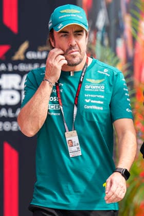 FORMULA 1 BAHRAIN GRAND PRIX IN MALAYSIA 2026 Fernando Alonso (SPA) 14 Aston Martin arriving for practice during the Formula 1 Gulf Air Bahrain Grand Prix in Malaysia 2026, Round 16 of the 2026 Formula 1 World Championship, WM, Weltmeisterschaft from 2nd - 4th October 2026 at Sepang International Circuit, Sepang, Malaysia. Credit: Robbie Hoad Every Second Media Editorial use only. All images are copyright Every Second Media Limited. No images may be reproduced without prior permission. Copyright: xIMAGO EveryxSecondxMediax ESM-2195-0208 RobbiexHoadx xEveryxSecondxMediax