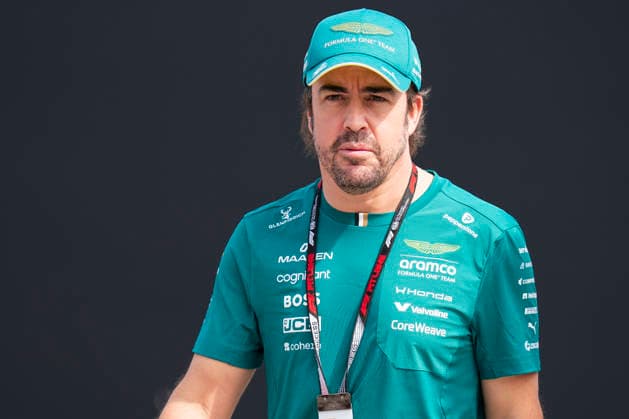 FORMULA 1 BAHRAIN GRAND PRIX IN MALAYSIA 2026 Fernando Alonso (SPA) 14 Aston Martin arriving for practice during the Formula 1 Gulf Air Bahrain Grand Prix in Malaysia 2026, Round 16 of the 2026 Formula 1 World Championship, WM, Weltmeisterschaft from 2nd - 4th October 2026 at Sepang International Circuit, Sepang, Malaysia. Credit: Robbie Hoad Every Second Media Editorial use only. All images are copyright Every Second Media Limited. No images may be reproduced without prior permission. Copyright: xIMAGO EveryxSecondxMediax ESM-2195-0210 RobbiexHoadx xEveryxSecondxMediax
