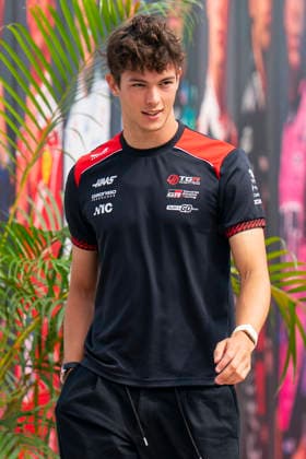 FORMULA 1 BAHRAIN GRAND PRIX IN MALAYSIA 2026 Oliver Bearman (GBR) 87 Haas F1 Team arriving for practice during the Formula 1 Gulf Air Bahrain Grand Prix in Malaysia 2026, Round 16 of the 2026 Formula 1 World Championship, WM, Weltmeisterschaft from 2nd - 4th October 2026 at Sepang International Circuit, Sepang, Malaysia. Credit: Robbie Hoad Every Second Media Editorial use only. All images are copyright Every Second Media Limited. No images may be reproduced without prior permission. Copyright: xIMAGO EveryxSecondxMediax ESM-2195-0212 RobbiexHoadx xEveryxSecondxMediax