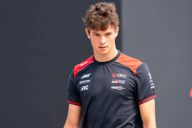 FORMULA 1 BAHRAIN GRAND PRIX IN MALAYSIA 2026 Oliver Bearman (GBR) 87 Haas F1 Team arriving for practice during the Formula 1 Gulf Air Bahrain Grand Prix in Malaysia 2026, Round 16 of the 2026 Formula 1 World Championship, WM, Weltmeisterschaft from 2nd - 4th October 2026 at Sepang International Circuit, Sepang, Malaysia. Credit: Robbie Hoad Every Second Media Editorial use only. All images are copyright Every Second Media Limited. No images may be reproduced without prior permission. Copyright: xIMAGO EveryxSecondxMediax ESM-2195-0214 RobbiexHoadx xEveryxSecondxMediax