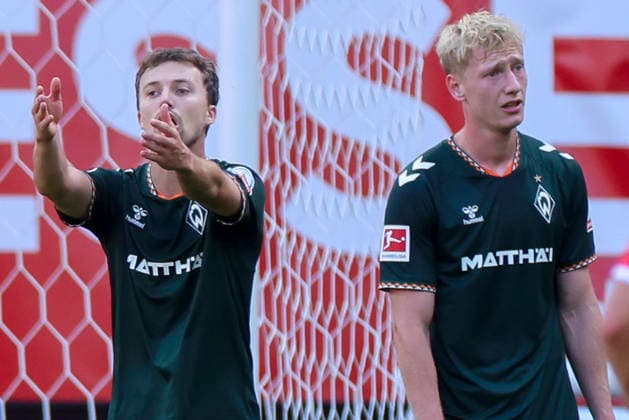 Youri Regeer of Werder Bremen and Oskar Wojcik of Werder Bremen look disappointed during the friendly match between FC Twente Enschede and Werder Bremen at De Grolsch Veste on October 2, 2026, in Enschede, Netherlands Photo by Marco Steinbrenner DeFodi Images Youri Regeer of Werder Bremen and Oskar Wojcik of Werder Bremen look dejected during the friendly match between FC Twente Enschede and Werder Bremen at De Grolsch Veste on October 2, 2026, in Enschede, Netherlands. Photo by Marco Steinbrenner, DeFodi Images. Photo by Marco Steinbrenner, DeFodi Images.