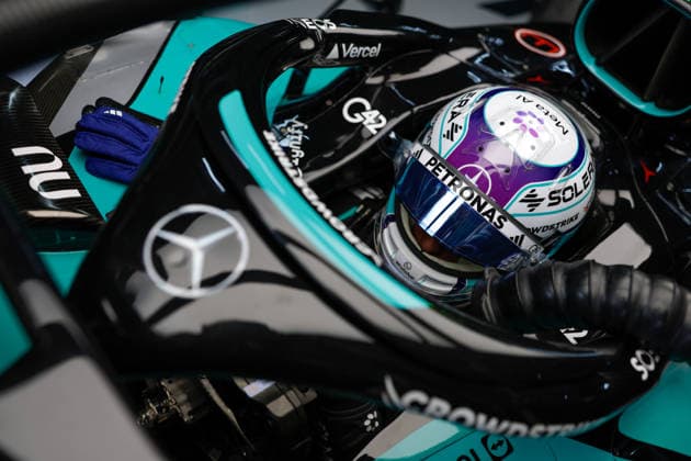 KIMI ANTONELLI Andrea (ITA), Mercedes AMG F1 Team W16, portrait from the 2026 Bahrain F1 Grand Prix in Malaysia, 81 PIASTRI Oscar (from), McLaren F1 Team MCL40, action shot from the 2026 Bahrain Grand Prix in Malaysia, held on October 2–4, 2026 at the Sepang International Circuit in Sepang, Malaysia. Photo by Jiri Krenek, Active Pictures Malaysia