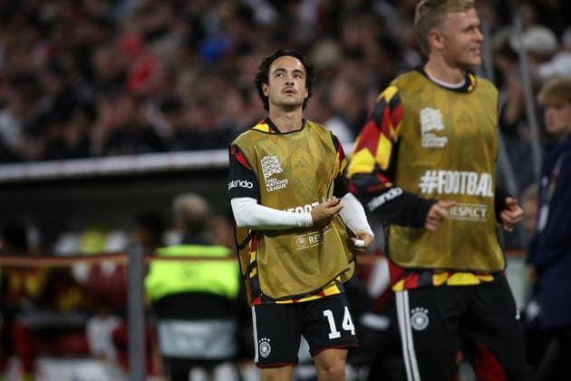 Germany vs. Serbia, Soccer, Men s, 2026–2027 Season, International Match, Nations League, Matchday 3, League A, Group 2, Allianz Arena: Mika Baur of Germany warming up in a bib