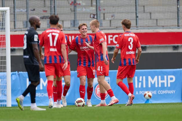 Joy and celebration in Heidenheim surrounding Mikkel Kaufmann 1 FC Heidenheim, 29 GER, 1 FC Heidenheim 1846 e.V. vs. FC Würzburger Kickers, Soccer, Men s Friendly Matches, 2026–2027 Season, October 2, 2026 GER, 1 FC Heidenheim 1846 e.V. vs. FC Würzburger Kickers, Soccer, Men’s Friendly Matches, 2026–2027 Season, October 2, 2026, Heidenheim an der Brenz Copyright: xEibner-Pressefoto GeraldxOelze-dexStoppanyx EP_ODS