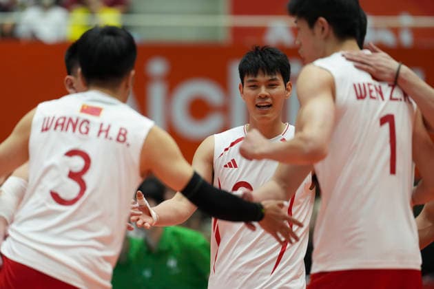 (261002) -- OKAZAKI, Oct. 2, 2026 -- Players of China celebrate scoring during the men s volleyball semifinal match between China and Japan at the 20th Asian Games Aichi-Nagoya 2026 in Okazaki of Aichi Prefecture, Japan, Oct. 2, 2026. ) (SP)JAPAN-OKAZAKI-ASIAN GAMES-VOLLEYBALL-MEN-SEMIFINAL-JPN VS CHN CheongxKamxKa
