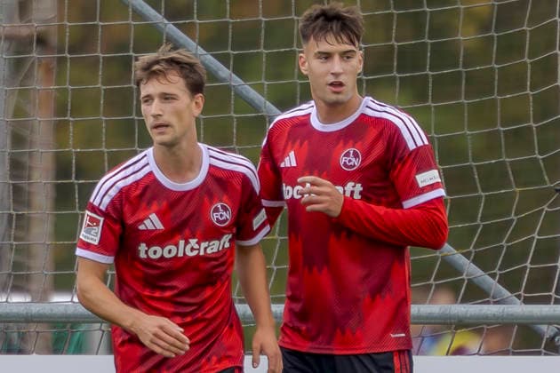 Nuremberg, Germany October 2, 2026 Friendly Match 2026–2027 1. FC Nuremberg vs. FC Ingolstadt 04 Pictured, second from left: Goal scorer Javier Fernandez of FCN celebrates his 1–0 goal with William Boving at FCN’s Valznerweiher Sports Park Bavaria Copyright: xFotostandx xSchäferx