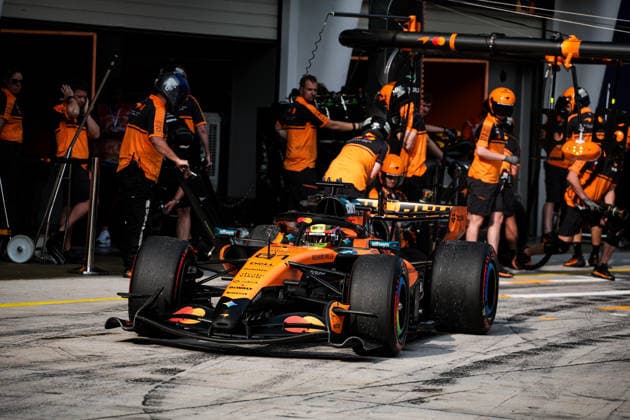 F1 - BAHRAIN GRAND PRIX IN MALAYSIA 2026 81 PIASTRI Oscar (aus), McLaren F1 Team MCL40, action during the 2026 Formula 1 Bahrain Grand Prix in Malaysia, 16th round of the 2026 Formula One World Championship, WM, Weltmeisterschaft from October 2 to 4, 2026 on the Sepang International Circuit, in Sepang, Malaysia - SepangMalaysia  Copyright: xEricxAlonsox