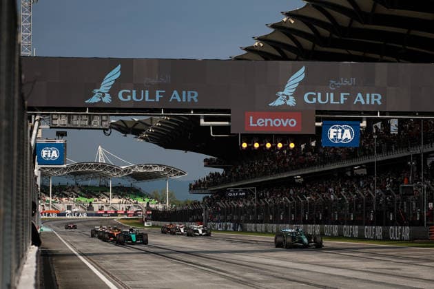F1 - BAHRAIN GRAND PRIX IN MALAYSIA 2026 18 STROLL Lance (can), Aston Martin F1 Team AMR26, action and 12 KIMI ANTONELLI Andrea (ita), Mercedes AMG F1 Team W17, action during the 2026 Formula 1 Bahrain Grand Prix in Malaysia, 16th round of the 2026 Formula One World Championship, WM, Weltmeisterschaft from October 2 to 4, 2026 on the Sepang International Circuit, in Sepang, Malaysia - SepangMalaysia Copyright: xEricxAlonsox