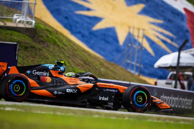 F1 - BAHRAIN GRAND PRIX IN MALAYSIA 2026 01 NORRIS Lando (gbr), McLaren F1 Team MCL40, action during the 2026 Formula 1 Bahrain Grand Prix in Malaysia, 16th round of the 2026 Formula One World Championship, WM, Weltmeisterschaft from October 2 to 4, 2026 on the Sepang International Circuit, in Sepang, Malaysia - SepangMalaysia  Copyright: xXavixBonillax