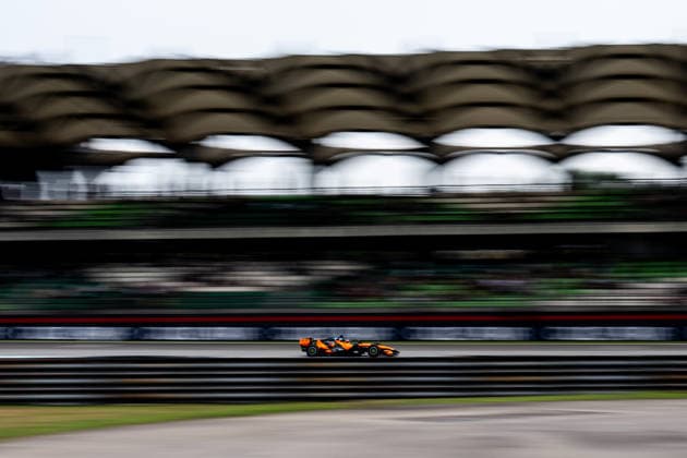 F1 - BAHRAIN GRAND PRIX IN MALAYSIA 2026 81 PIASTRI Oscar (aus), McLaren F1 Team MCL40, action during the 2026 Formula 1 Bahrain Grand Prix in Malaysia, 16th round of the 2026 Formula One World Championship, WM, Weltmeisterschaft from October 2 to 4, 2026 on the Sepang International Circuit, in Sepang, Malaysia - SepangMalaysia  Copyright: xALBERTOxVIMERCATIx