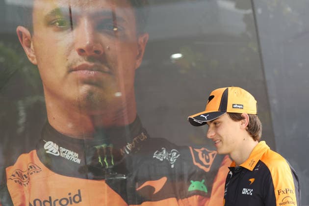 F1 Bahrain Grand Prix Practice 1 And Practice 2 Oscar Piastri of McLaren before the first practice ahead of the Formula 1 Bahrain Grand Prix at Sepang International Circuit in Sepang, Malaysia on October 2, 2026. Sepang Malaysia Copyright: xJakubxPorzyckix originalFilename:porzycki-f1bahrai261002_npGpd