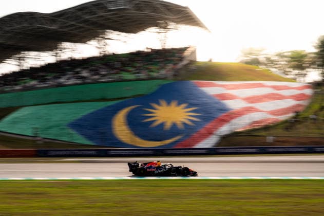 F1 - BAHRAIN GRAND PRIX IN MALAYSIA 2026 06 HADJAR Isack (fra), Red Bull Racing Ford RB22, action during the 2026 Formula 1 Bahrain Grand Prix in Malaysia, 16th round of the 2026 Formula One World Championship, WM, Weltmeisterschaft from October 2 to 4, 2026 on the Sepang International Circuit, in Sepang, Malaysia - SepangMalaysia  Copyright: xALBERTOxVIMERCATIx