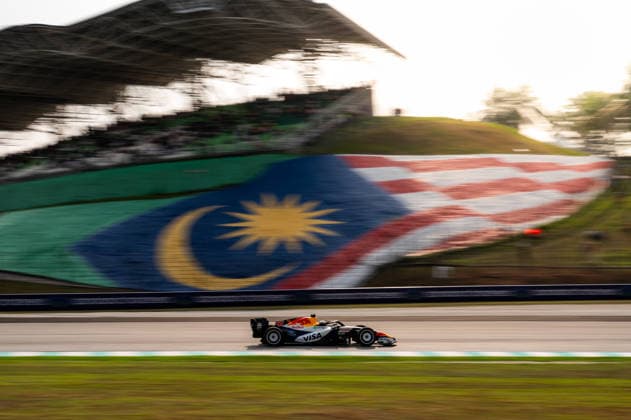 F1 - BAHRAIN GRAND PRIX IN MALAYSIA 2026 41 LINDBLAD Arvid (gbr), Visa Cash App RB F1 Team VCARB03, action during the 2026 Formula 1 Bahrain Grand Prix in Malaysia, 16th round of the 2026 Formula One World Championship, WM, Weltmeisterschaft from October 2 to 4, 2026 on the Sepang International Circuit, in Sepang, Malaysia - SepangMalaysia  Copyright: xALBERTOxVIMERCATIx