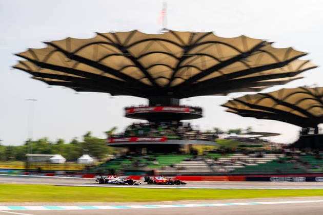 2026 Formula 1 Malaysia GP - Practices Day LEWIS HAMILTON 44 (GBR) of Scuderia Ferrari HP (Ferrari SF-26) and OLIVER BEARMAN 87 (GBR) of TGR Haas F1 Team (Haas VF-26) on Friday during the 2026 Formula 1 Gulf Air Bahrain Grand Prix in Malaysia at Sepang International Circuit in Kuala Lumpur, Malaysia, on October 2, 2026. Photo by Antoine LAPEYRE Reveries Agency via ABACAPRESS.COM Kuala Lumpur Malaysia Copyright: xAntoinexLapeyre ReveriesxAgency ABACAx