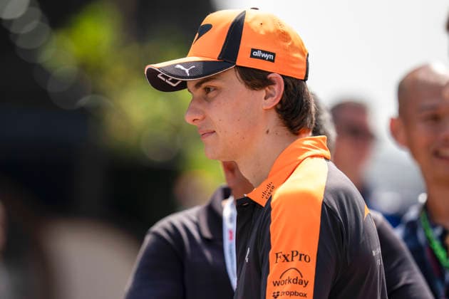 FORMULA 1 BAHRAIN GRAND PRIX IN MALAYSIA 2026 Oscar Piastri (AUS) 81 McLaren arriving for practice during the Formula 1 Gulf Air Bahrain Grand Prix in Malaysia 2026, Round 16 of the 2026 Formula 1 World Championship, WM, Weltmeisterschaft from 2nd - 4th October 2026 at Sepang International Circuit, Sepang, Malaysia. Credit: Robbie Hoad Every Second Media Editorial use only. All images are copyright Every Second Media Limited. No images may be reproduced without prior permission. Copyright: xIMAGO EveryxSecondxMediax ESM-2195-0227 RobbiexHoadx xEveryxSecondxMediax