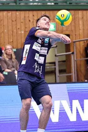 VOLLEYBALL - Coppa Pallavolo Senza Confini HARTBERG,AUSTRIA,02.OCT.26 - VOLLEYBALL - Coppa Pallavolo Senza Confini, TSV Hartberg vs ACH Volley Ljubljana. Image shows Grega Okroglic (Ljubljana).  GEPAxpictures xChrisxBauer