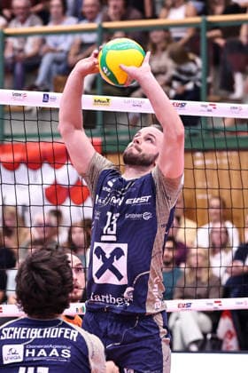 VOLLEYBALL - Coppa Pallavolo Senza Confini HARTBERG,AUSTRIA,02.OCT.26 - VOLLEYBALL - Coppa Pallavolo Senza Confini, TSV Hartberg vs ACH Volley Ljubljana. Image shows Max Thaller (Hartberg).  GEPAxpictures xChrisxBauer