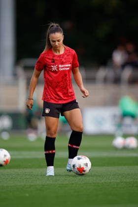 Soccer I Women s I 2026–2027 Season I Bundesliga I Bayer 04 Leverkusen vs. Werder Bremen I October 2, 2026 Maja Sternad, 23, Bayer 04 Leverkusen warms up with the ball; close-up, portrait, single photo, single image, body; Leverkusen, Ulrich Haberland Stadium, North Rhine-Westphalia, Germany Copyright: xLobeca CedricxSiefkerx