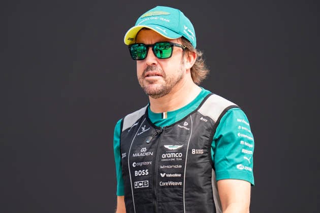 FORMULA 1 BAHRAIN GRAND PRIX IN MALAYSIA 2026 Fernando Alonso (SPA) 14 Aston Martin arriving for practice during the Formula 1 Gulf Air Bahrain Grand Prix in Malaysia 2026, Round 16 of the 2026 Formula 1 World Championship, WM, Weltmeisterschaft from 2nd - 4th October 2026 at Sepang International Circuit, Sepang, Malaysia. Credit: Robbie Hoad Every Second Media Editorial use only. All images are copyright Every Second Media Limited. No images may be reproduced without prior permission. Copyright: xIMAGO EveryxSecondxMediax ESM-2195-0252 RobbiexHoadx xEveryxSecondxMediax
