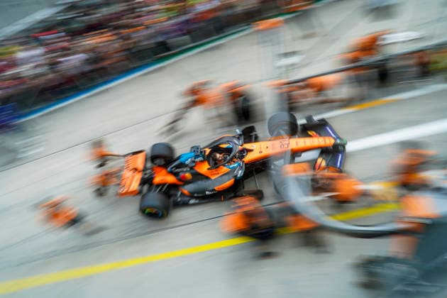 FORMULA 1 BAHRAIN GRAND PRIX IN MALAYSIA 2026 McLaren practice pit stop during the Formula 1 Gulf Air Bahrain Grand Prix in Malaysia 2026, Round 16 of the 2026 Formula 1 World Championship, WM, Weltmeisterschaft from 2nd - 4th October 2026 at Sepang International Circuit, Sepang, Malaysia. Credit: Robbie Hoad Every Second Media Editorial use only. All images are copyright Every Second Media Limited. No images may be reproduced without prior permission. Copyright: xIMAGO EveryxSecondxMediax ESM-2195-0261 RobbiexHoadx xEveryxSecondxMediax