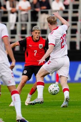 SOCCER - UEFA U21, U 21 EURO quali, AUT vs DEN VIENNA,AUSTRIA,02.OCT.26 - SOCCER - UEFA European Under-21 Championship 2027, qualifiers, OEFB Under-21 international match, Länderspiel, Nationalmannschaft Austria vs Denmark. Image shows Vasilije Markovic (AUT) and Julius Berthel Askou (DEN). GEPAxpictures xKevinxKada
