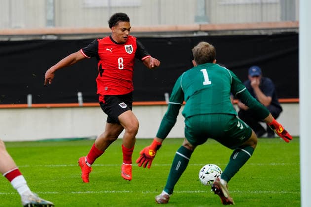 SOCCER - UEFA U21, U 21 EURO quali, AUT vs DEN VIENNA,AUSTRIA,02.OCT.26 - SOCCER - UEFA European Under-21 Championship 2027, qualifiers, OEFB Under-21 international match, Länderspiel, Nationalmannschaft Austria vs Denmark. Image shows Jacob Peter Hoedl (AUT) and Theo Sander (DEN). GEPAxpictures xKevinxKada