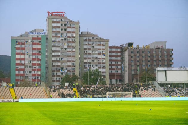 261002 Message to Edin Dzeko of Bosnia and Herzegovina on an apartment building next to the stadium ahead of the Nations League soccer match between Bosnia and Herzegovina and Sweden on October 2, 2026 in Zenica Photo Ludvig Thunman BILDBYRAN code LT LT0823 soccer football fotball Nations League UEFA Nations League Bosnia and Herzegovina Sweden Sweden Sweden A bbeng soccer football fotball Nations League UEFA Nations League Bosnia and Herzegovina Sweden Sweden Sweden A BBENG  Copyright: LUDVIGxTHUNMAN BB261002LT012