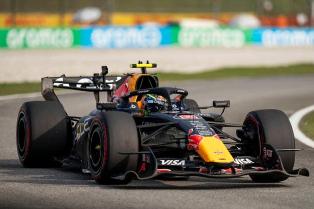FORMULA 1 BAHRAIN GRAND PRIX IN MALAYSIA 2026 Isack Hadjar (FRA) 6 Red Bull Racing in practice during the Formula 1 Gulf Air Bahrain Grand Prix in Malaysia 2026, Round 16 of the 2026 Formula 1 World Championship, WM, Weltmeisterschaft from 2nd - 4th October 2026 at Sepang International Circuit, Sepang, Malaysia. Credit: Robbie Hoad Every Second Media Editorial use only. All images are copyright Every Second Media Limited. No images may be reproduced without prior permission. Copyright: xIMAGO EveryxSecondxMediax ESM-2195-0279 RobbiexHoadx xEveryxSecondxMediax