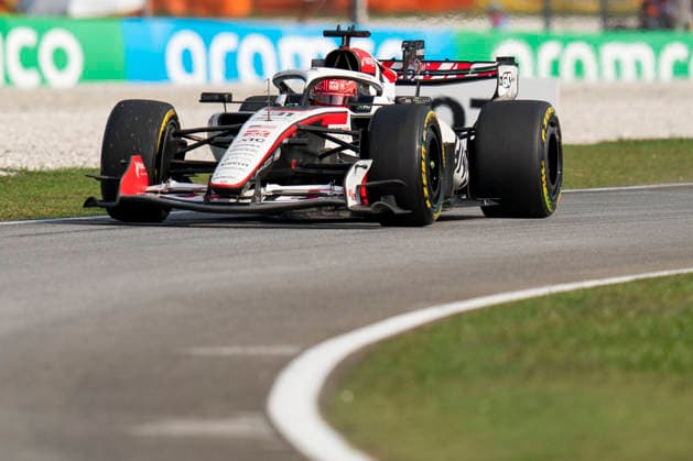 FORMULA 1 BAHRAIN GRAND PRIX IN MALAYSIA 2026 Esteban Ocon (FRA) 31 Haas F1 Team in practice during the Formula 1 Gulf Air Bahrain Grand Prix in Malaysia 2026, Round 16 of the 2026 Formula 1 World Championship, WM, Weltmeisterschaft from 2nd - 4th October 2026 at Sepang International Circuit, Sepang, Malaysia. Credit: Robbie Hoad Every Second Media Editorial use only. All images are copyright Every Second Media Limited. No images may be reproduced without prior permission. Copyright: xIMAGO EveryxSecondxMediax ESM-2195-0281 RobbiexHoadx xEveryxSecondxMediax