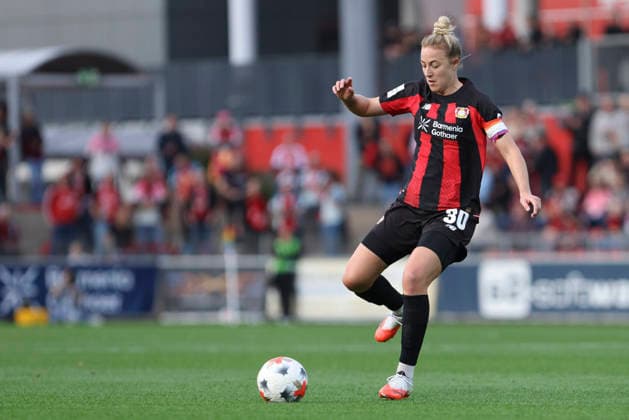 Carolin Simon of Bayer 04 Leverkusen in action, on the ball, making a solo run during the Women s Bundesliga match between Bayer 04 Leverkusen and SV Werder Bremen, Ulrich Haberland Stadium on October 2, 2026, in Leverkusen, Germany. Photo by Oliver Kaelke, DeFodi Images. Carolin Simon of Bayer 04 Leverkusen controls the ball during the Bundesliga match between Bayer 04 Leverkusen and SV Werder Bremen at Ulrich Haberland Stadium on October 2, 2026 in Leverkusen, Germany. Photo by Oliver Kaelke, DeFodi Images. DFB and DFL regulations prohibit any use of photographs as image sequences and or quasi-video. Photo by Oliver Kaelke, DeFodi Images.