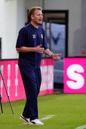 SOCCER - UEFA U21, U 21 EURO quali, AUT vs DEN VIENNA,AUSTRIA,02.OCT.26 - SOCCER - UEFA European Under-21 Championship 2027, qualifiers, OEFB Under-21 international match, Länderspiel, Nationalmannschaft Austria vs Denmark. Image shows head coach Peter Perchtold (AUT). GEPAxpictures xKevinxKada
