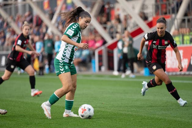 Luna Vanzeir 30, Werder Bremen Women in Action, Bayer 04 Leverkusen Women vs. SV Werder Bremen Women, Soccer, Google Pixel Women s Bundesliga, Matchday 6, 2026–2027, October 2, 2026 DFB regulations prohibit any use of photographs as image sequences and or quasi-video Leverkusen, North Rhine-Westphalia, Germany Copyright: xkolbert-press MarkusxVerwimpx