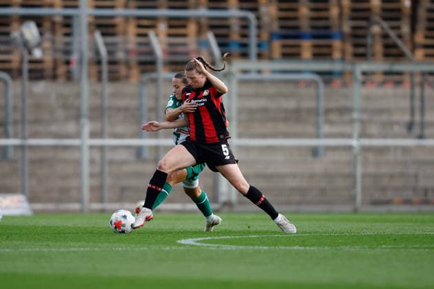 Soccer I Women s I 2026–2027 Season I Bundesliga I Bayer 04 Leverkusen vs. Werder Bremen I October 2, 2026 Jenny Hipp (23), Werder Bremen, and Claudia Wenger (5), Bayer 04 Leverkusen in a tackle at the Ulrich Haberland Stadium in Leverkusen, North Rhine-Westphalia, Germany Copyright: xLobeca CedricxSiefkerx