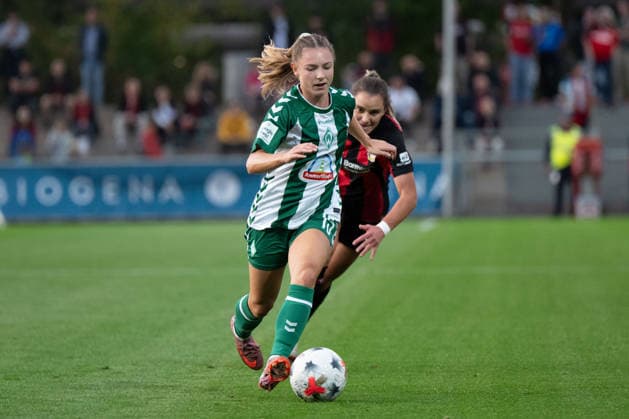 Michelle Weiss 15 Werder Bremen Women in Action, Bayer 04 Leverkusen Women vs. SV Werder Bremen Women, Soccer, Google Pixel Women s Bundesliga, Matchday 6, 2026–2027, October 2, 2026 DFB regulations prohibit any use of photographs as image sequences and or quasi-video Leverkusen, North Rhine-Westphalia, Germany Copyright: xkolbert-press MarkusxVerwimpx