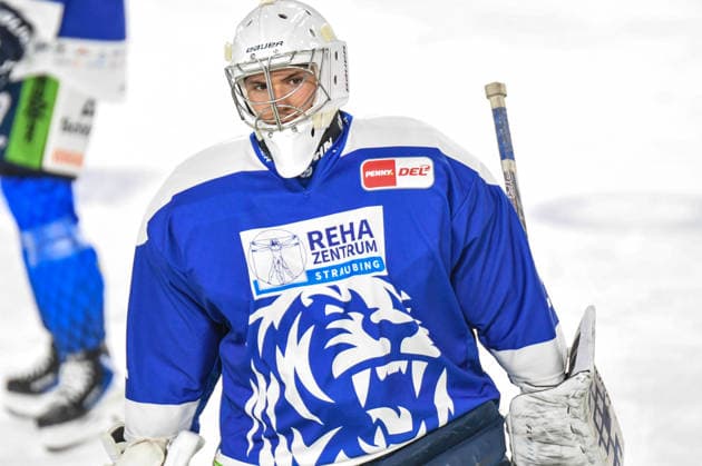Straubing Tigers vs. Pinguins Bremerhaven, Ice Hockey, German Ice Hockey League, Penny DEL, Matchday 5, 2026–2027 Season, October 2, 2026, Sebastian Wieber, Straubing Tigers, Men’s Ice Hockey, German Ice Hockey League, Penny DEL, Matchday 5, 2026–2027 Season on October 2, 2026, at the Eisstadion am Pulverturm, Straubing Tigers (blue) vs. Pinguins Bremerhaven (white)