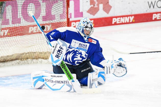 Straubing Tigers vs. Pinguins Bremerhaven, Ice Hockey, German Ice Hockey League, Penny DEL, Matchday 5, 2026–2027 Season, October 2, 2026, Florian Bugl, Straubing Tigers, Men s Ice Hockey, German Ice Hockey League, Penny DEL, Matchday 5, 2026–2027 Season on October 2, 2026, at the Eisstadion am Pulverturm, Straubing Tigers (blue) vs. Pinguins Bremerhaven (white)
