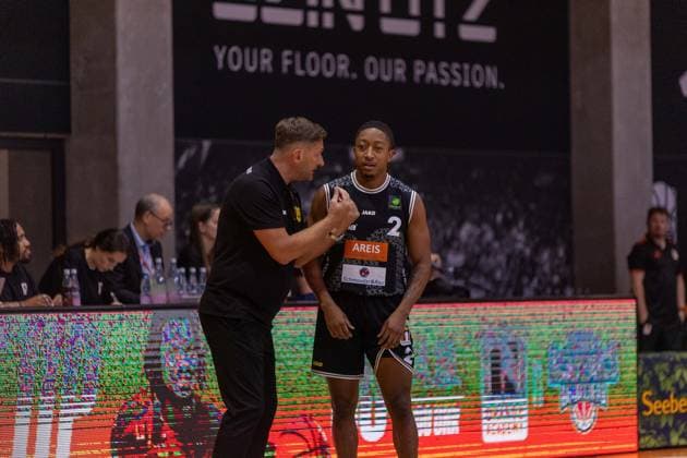 CJ Hines, Kreisbau Kirchheim Knights, No. 02, and Igor Perovic (GER), OrangeAcademy vs. Kreisbau Kirchheim Knights, Barmer 2 Basketball Bundesliga, Matchday 2, 2026–2027 Season, October 2, 2026 GER, OrangeAcademy vs. Kreisbau Kirchheim Knights, Barmer 2 Basketball Bundesliga, Matchday 2, 2026–2027 Season, October 2, 2026 Neu Ulm Copyright: xEibner-Pressefoto NinaxSanderx EP_NSR