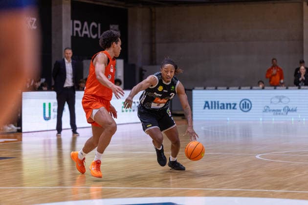 Lucas Fischer (OrangeAcademy), 43 CJ Hines (Kreisbau Kirchheim Knights), 02 GER, OrangeAcademy vs. Kreisbau Kirchheim Knights, Barmer 2 Basketball Bundesliga, Matchday 2, 2026–2027 Season, October 2, 2026 GER, OrangeAcademy vs. Kreisbau Kirchheim Knights, Barmer 2 Basketball Bundesliga, Matchday 2, 2026–2027 Season, October 2, 2026 Neu Ulm Copyright: xEibner-Pressefoto NinaxSanderx EP_NSR