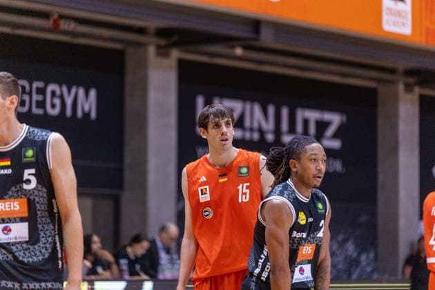 Nil Failenschmid Clavera OrangeAcademy, 15 CJ Hines Kreisbau Kirchheim Knights, 02 GER, OrangeAcademy vs. Kreisbau Kirchheim Knights, Barmer 2 Basketball Bundesliga, Matchday 2, 2026–2027 Season, October 2, 2026 GER, OrangeAcademy vs. Kreisbau Kirchheim Knights, Barmer 2 Basketball Bundesliga, Matchday 2, 2026–2027 Season, October 2, 2026 Neu Ulm Copyright: xEibner-Pressefoto NinaxSanderx EP_NSR