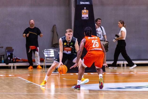 Johannes Patrick Kreisbau Kirchheim Knights, 06 CJ Anthony Jr. OrangeAcademy, 25 GER, OrangeAcademy vs. Kreisbau Kirchheim Knights, Barmer 2 Basketball Bundesliga, Matchday 2, 2026–2027 Season, October 2, 2026, GER, OrangeAcademy vs. Kreisbau Kirchheim Knights, Barmer 2 Basketball Bundesliga, Matchday 2, 2026–2027 season, October 2, 2026, Neu Ulm Copyright: xEibner-Pressefoto NinaxSanderx EP_NSR