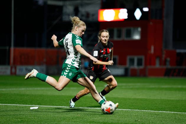 Soccer I Women s I 2026–2027 Season I Bundesliga I Bayer 04 Leverkusen vs. Werder Bremen I October 2, 2026 Elena Dhont, 31, of Werder Bremen crosses the ball into the penalty area at Leverkusen s Ulrich Haberland Stadium in North Rhine-Westphalia, Germany Copyright: xLobeca CedricxSiefkerx