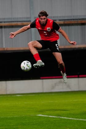SOCCER - UEFA U21, U 21 EURO quali, AUT vs DEN VIENNA,AUSTRIA,02.OCT.26 - SOCCER - UEFA European Under-21 Championship 2027, qualifiers, OEFB Under-21 international match, Länderspiel, Nationalmannschaft Austria vs Denmark. Image shows Jannik Schuster (AUT).  GEPAxpictures xKevinxKada