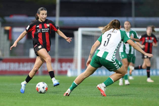 Loreen Bender of Bayer 04 Leverkusen and Wiktoria Zieniewicz of SV Werder Bremen battle for the ball during the Women s Bundesliga match between Bayer 04 Leverkusen and SV Werder Bremen at Ulrich Haberland Stadium on October 2, 2026, in Leverkusen, Germany. Photo by Oliver Kaelke, DeFodi Images. Loreen Bender of Bayer 04 Leverkusen and Wiktoria Zieniewicz of SV Werder Bremen battle for the ball during the Bundesliga match between Bayer 04 Leverkusen and SV Werder Bremen at Ulrich Haberland Stadium on October 2, 2026 in Leverkusen, Germany. Photo by Oliver Kaelke, DeFodi Images. DFB and DFL regulations prohibit any use of photographs as image sequences and or quasi-video. Photo by Oliver Kaelke, DeFodi Images.