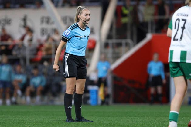 Referee Julia Boike gestures during the Women s Bundesliga match between Bayer 04 Leverkusen and SV Werder Bremen, Ulrich Haberland Stadium on October 2, 2026, in Leverkusen, Germany. Photo by Oliver Kaelke, DeFodi Images. Referee Julia Boike gestures during the Bundesliga match between Bayer 04 Leverkusen and SV Werder Bremen at Ulrich Haberland Stadium on October 2, 2026 in Leverkusen, Germany. Photo by Oliver Kaelke, DeFodi Images. DFB and DFL regulations prohibit any use of photographs as image sequences and or quasi-video. Photo by Oliver Kaelke, DeFodi Images.
