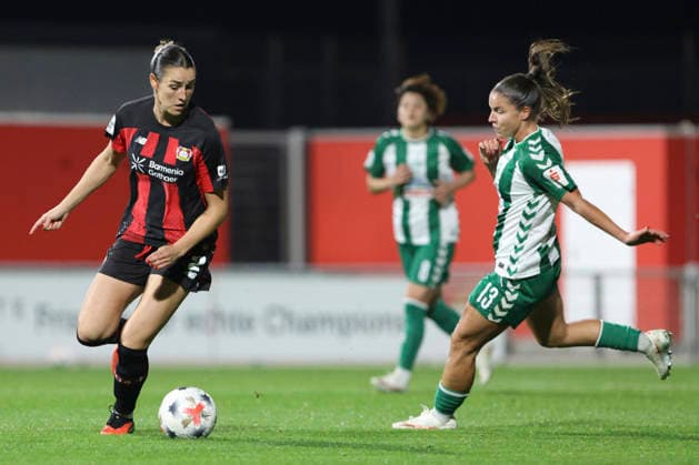 Selina Ostermeier of Bayer 04 Leverkusen and Luna Vanzeir of SV Werder Bremen battle for the ball during the Women s Bundesliga match between Bayer 04 Leverkusen and SV Werder Bremen at Ulrich Haberland Stadium on October 2, 2026, in Leverkusen, Germany. Photo by Oliver Kaelke, DeFodi Images. Selina Ostermeier of Bayer 04 Leverkusen and Luna Vanzeir of SV Werder Bremen battle for the ball during the Bundesliga match between Bayer 04 Leverkusen and SV Werder Bremen at Ulrich Haberland Stadium on October 2, 2026 in Leverkusen, Germany. Photo by Oliver Kaelke, DeFodi Images. DFB and DFL regulations prohibit any use of photographs as image sequences and or quasi-video. Photo by Oliver Kaelke, DeFodi Images.