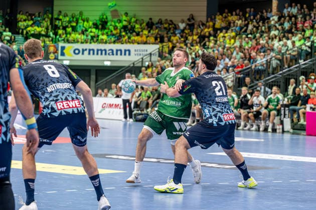 OPEL Handball Bundesliga: HSG Wetzlar vs. Rhein Neckar Löwen, October 2, 2026; Dominik Mappes (HSG Wetzlar), 7; Aron Seesing (Rhein Neckar Löwen), 21; Tim Nothdurft, Rhein Neckar Löwen, 8 OPEL Handball Bundesliga HSG Wetzlar vs. Rhein Neckar Löwen, Wetzlar, October 2, 2026 Copyright: xBEAUTIFULxSPORTS Roeczeyx