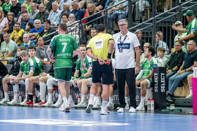 OPEL Handball Bundesliga: HSG Wetzlar vs. Rhein Neckar Löwen, October 2, 2026; Runar Sigtryggsson (HSG Wetzlar), following the red card shown to Dominik Mappes (HSG Wetzlar), 7; OPEL Handball Bundesliga: HSG Wetzlar vs. Rhein Neckar Löwen (Wetzlar), October 2, 26 Copyright: xBEAUTIFULxSPORTS Roeczeyx