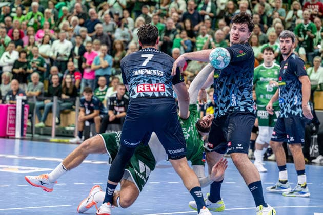 OPEL Handball Bundesliga: HSG Wetzlar vs. Rhein Neckar Löwen, October 2, 2026; Nikolaj Laesoe (HSG Wetzlar), 32, Aron Seesing, Rhein Neckar Löwen, 21, Robert Timmermeister, Rhein Neckar Löwen, 7 OPEL Handball Bundesliga HSG Wetzlar vs. Rhein Neckar Löwen, Wetzlar, October 2, 2026 Copyright: xBEAUTIFULxSPORTS Roeczeyx